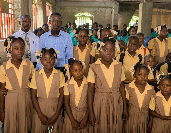 Students in an HEF classroom at mealtime