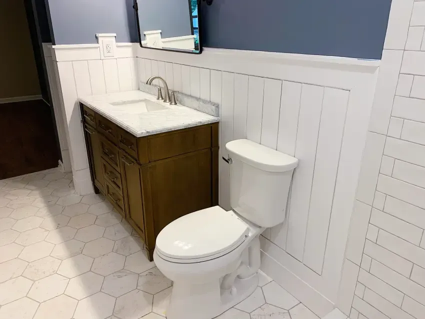 Bathroom vanity & finishing details