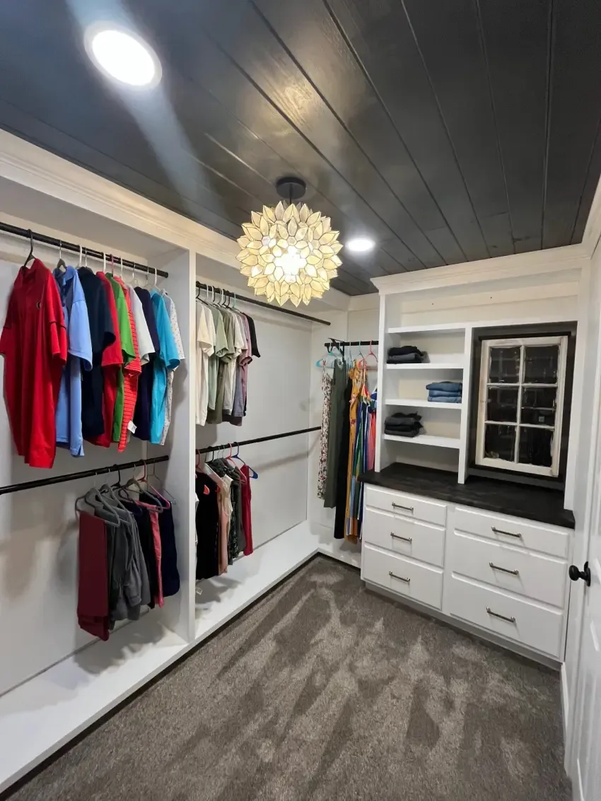 Custom walk-in closet & dressing storage